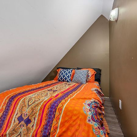 Апартаменты Boho-Inspired Haven With Free Park Хьюстон Экстерьер фото